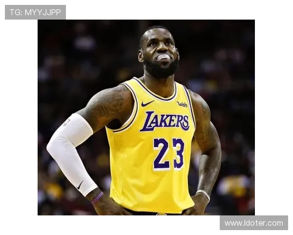 湖人交易流言再起詹姆斯未来成焦点联盟格局或生变季后赛前夕引热议